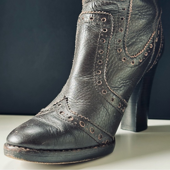 MICHAEL KORS / Penelope Wingtip Pull On Leather Boots / Dark Brown / Size 9.5 - Picture 2 of 16